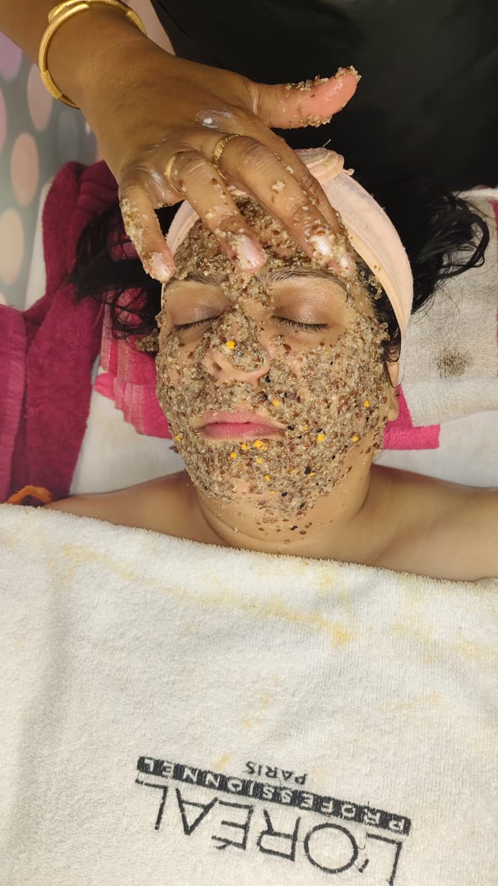Luxury Spa and wellness treatments inside Looks and Locks